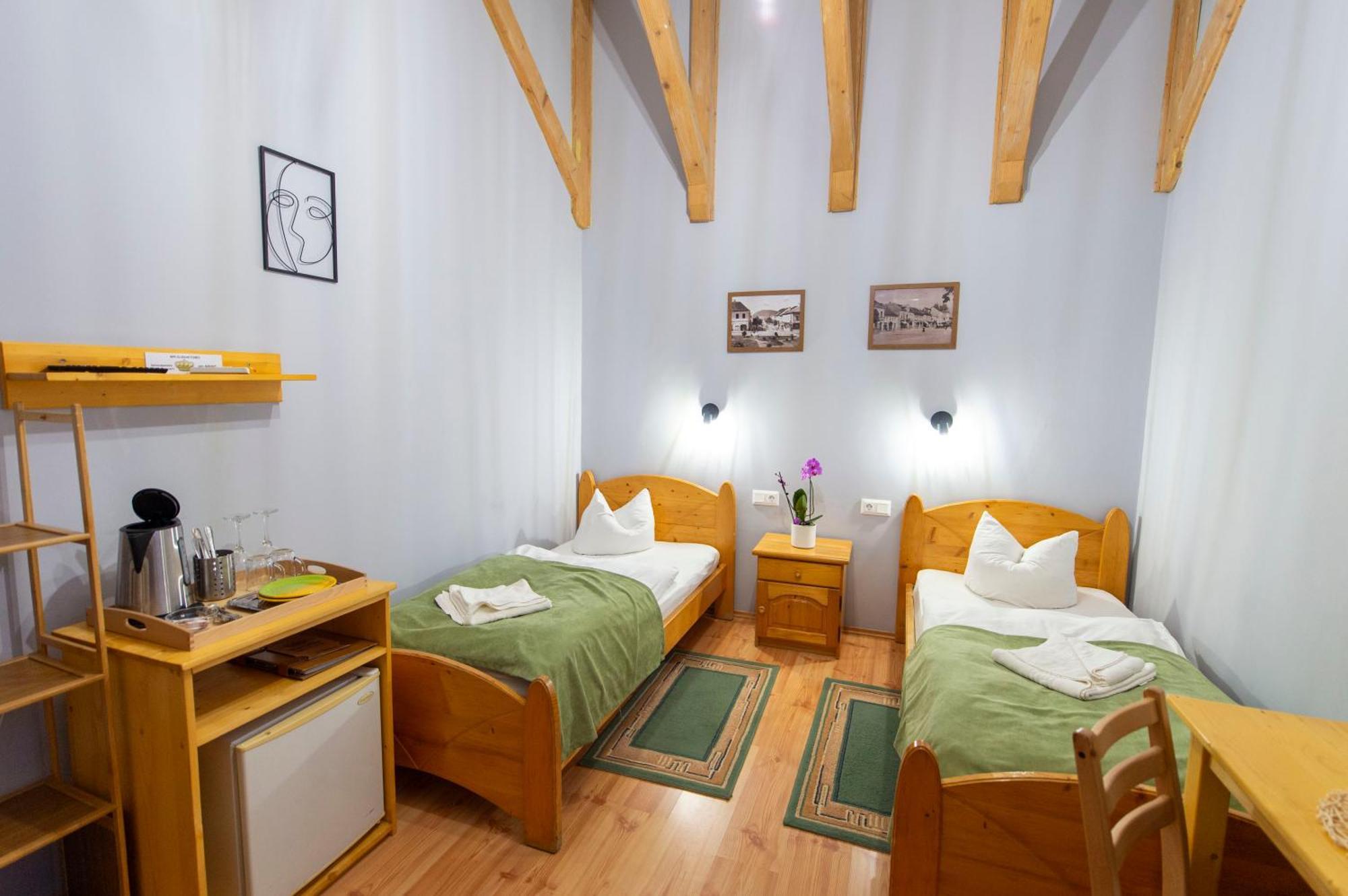 Bed and Breakfast Korona Panzió Odorheiu Secuiesc Exterior foto